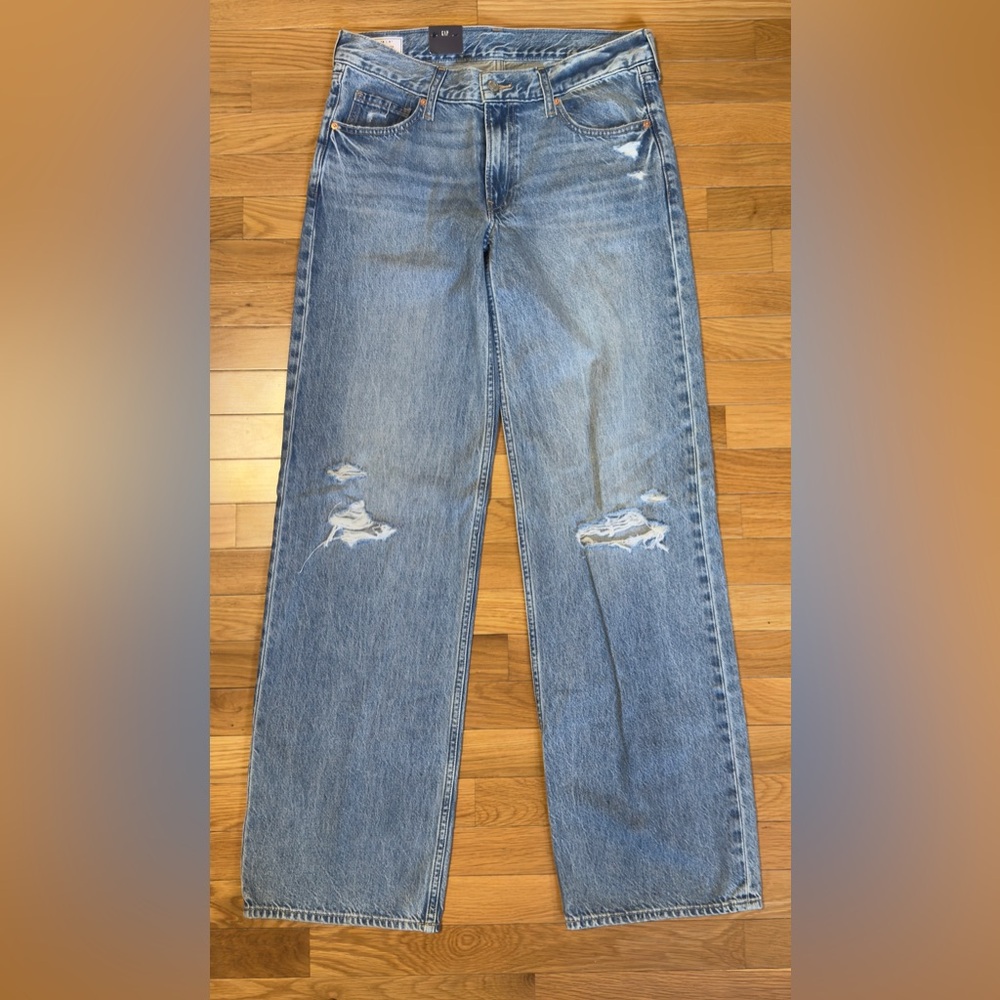 Gap Women’s low stride jeans - medium wash size 6 Tall. Low Rise, Wide Leg. NWT.